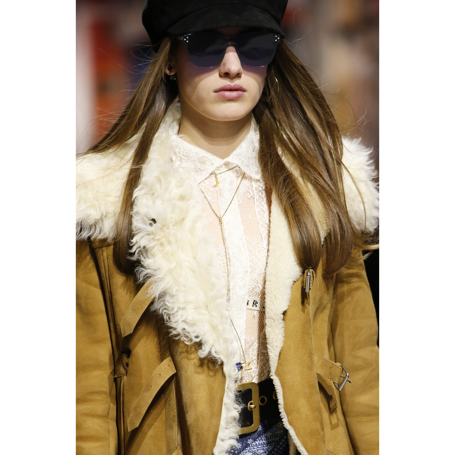 Фото Details Christian Dior , Details Dior Fall 2018 Ready-to-Wear , Детали показа Кристиан Диор , Детали показа Диор осень зима 2018 , Fashion show , неделя моды в Париже , PFW , Мария Грация Кьюри , Mainstyles